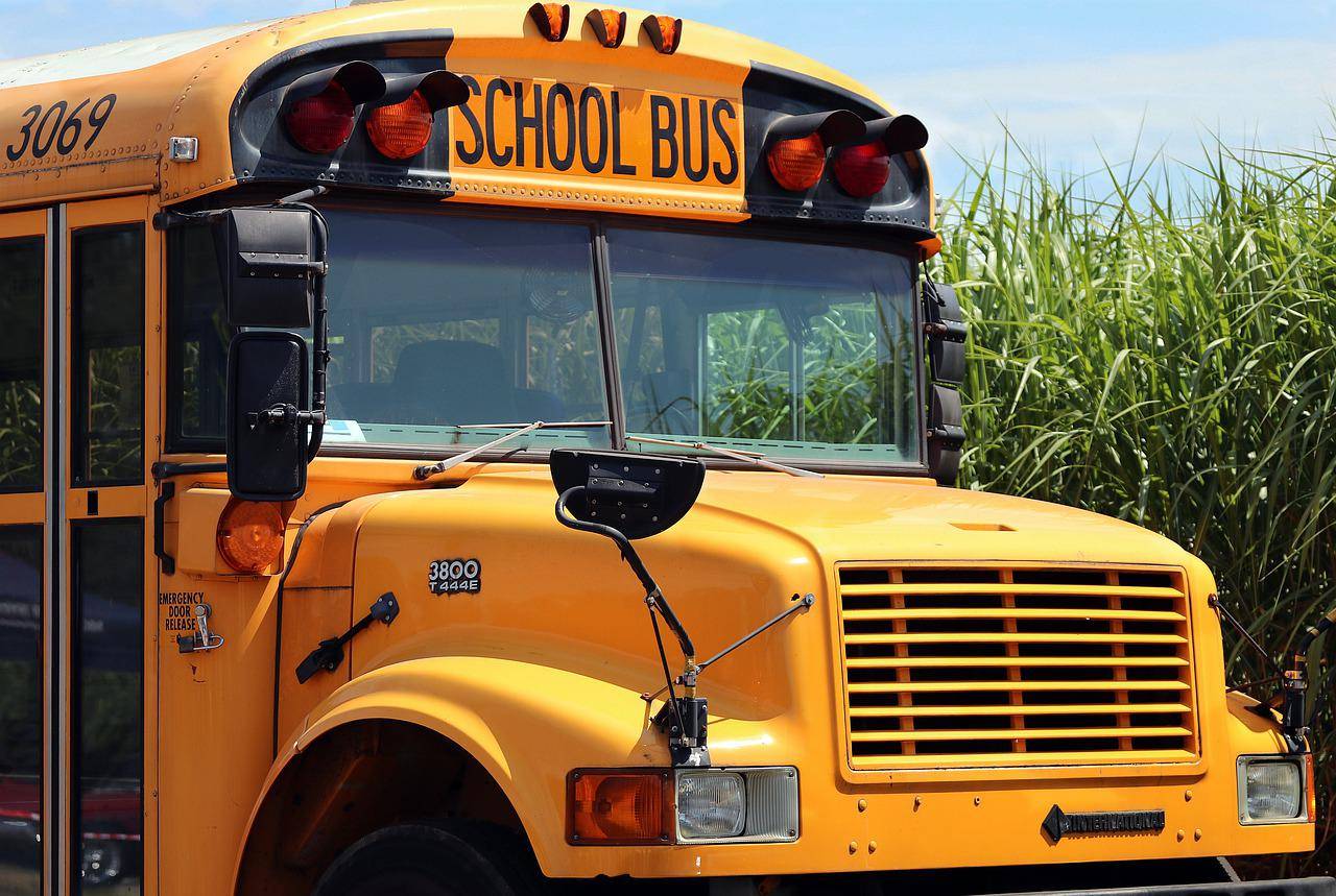 school bus g4cac38565 1280